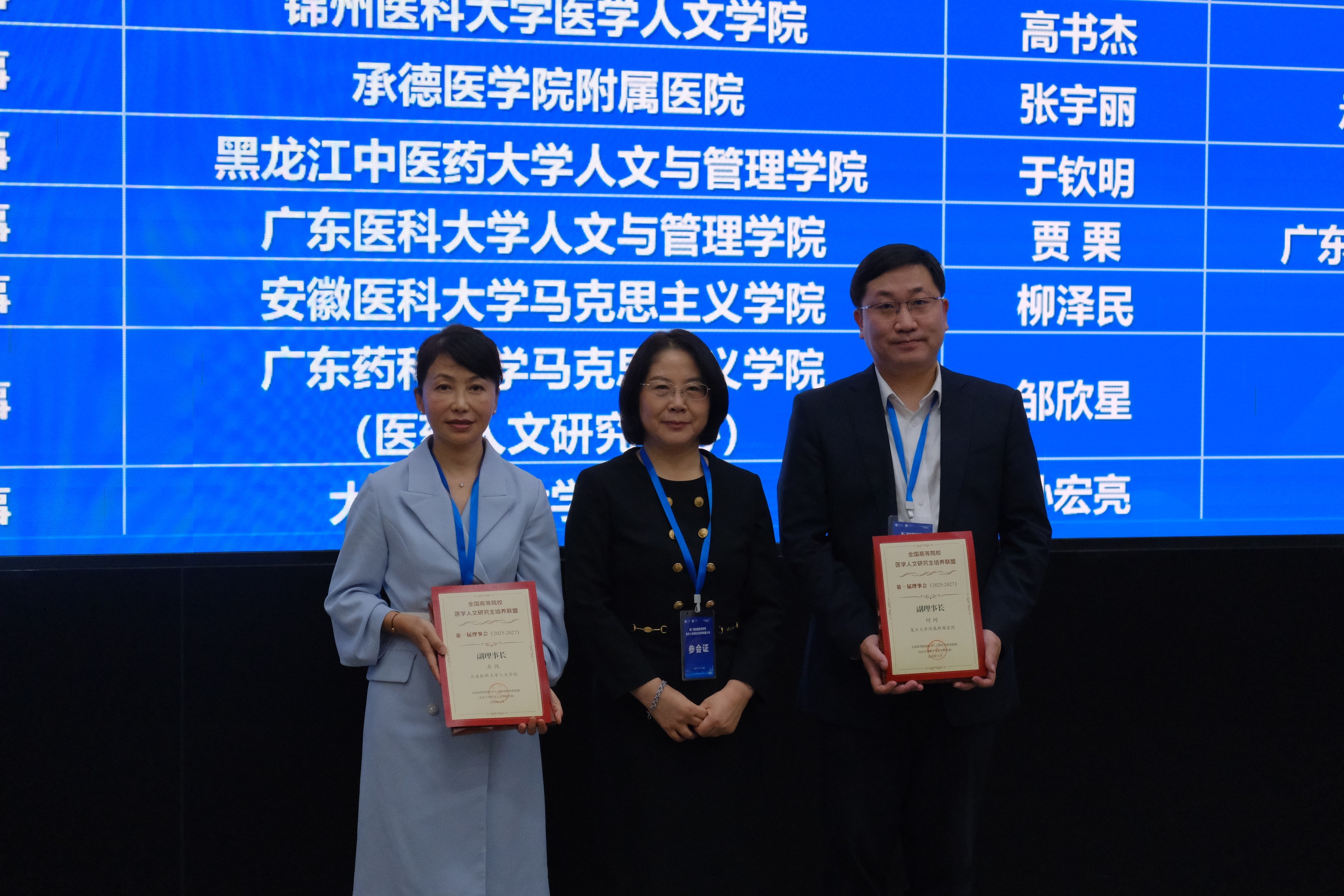 b2b11f52f4da489ba862f283cab5a7c0.jpg b2b11f52f4da489ba862f283cab5a7c0.jpg